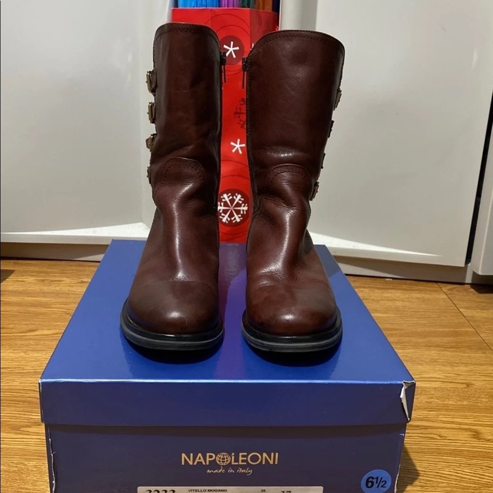 Boots - Picture 3 of 7